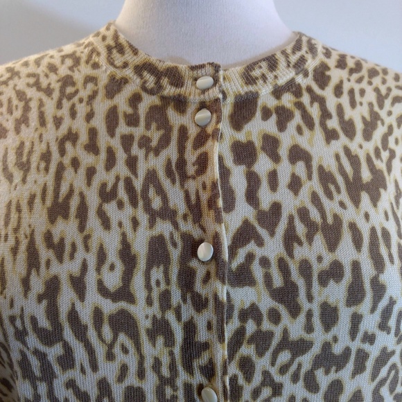 J. Crew Lightweight 100% Wool Leopard Sweater - Picture 4 of 5